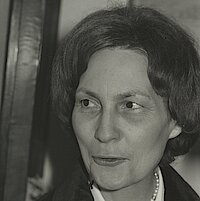 Porträt von Lotte Multhaupt in mittleren Jahren